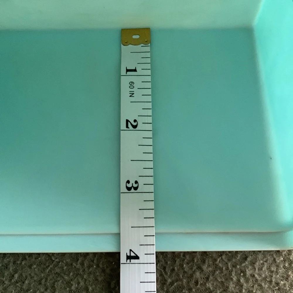 Vintage Wil-hold blue plastic container with lid. Approx 10” x 5” x 3 3/4”